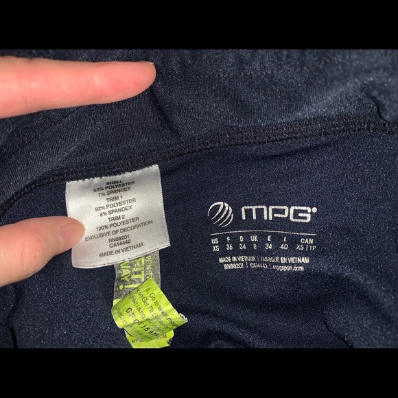 athletic shorts (2) - Picture 4 of 4